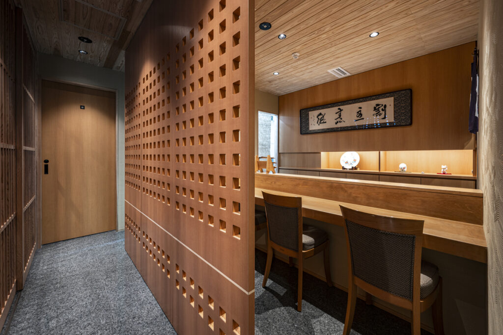 会席料理店「万惣」様　移転リニューアル工事