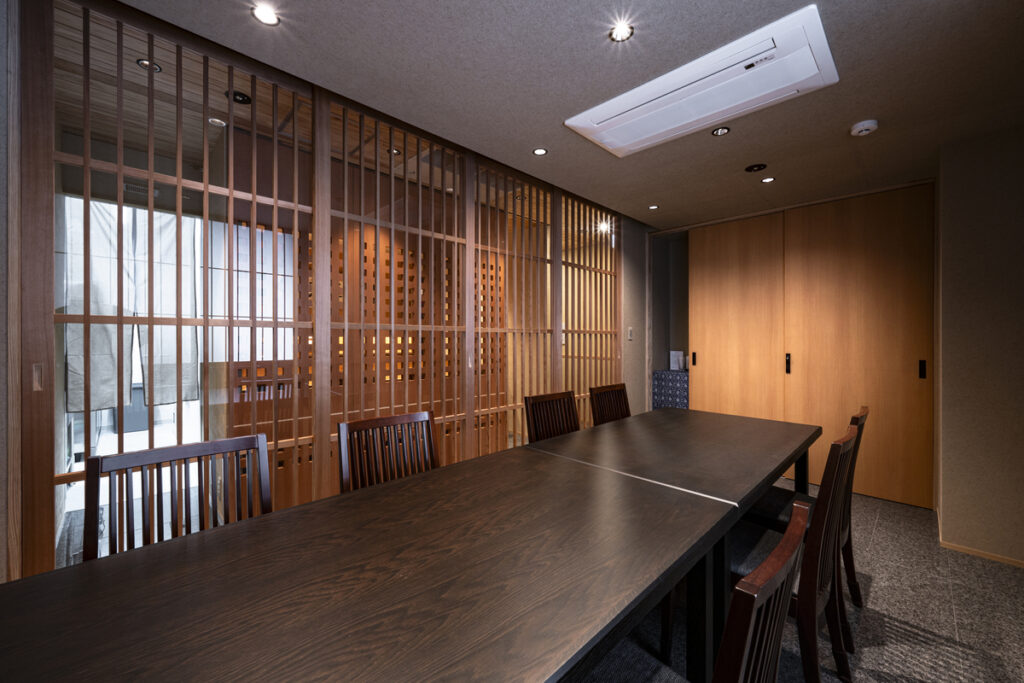 会席料理店「万惣」様　移転リニューアル工事