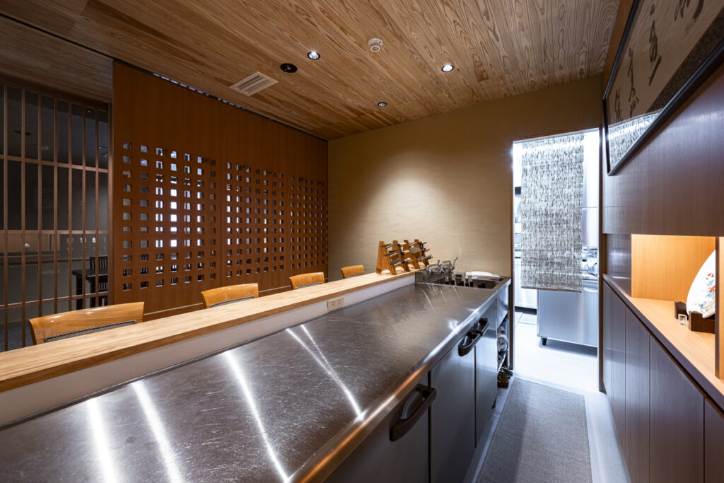 会席料理店「万惣」様　移転リニューアル工事