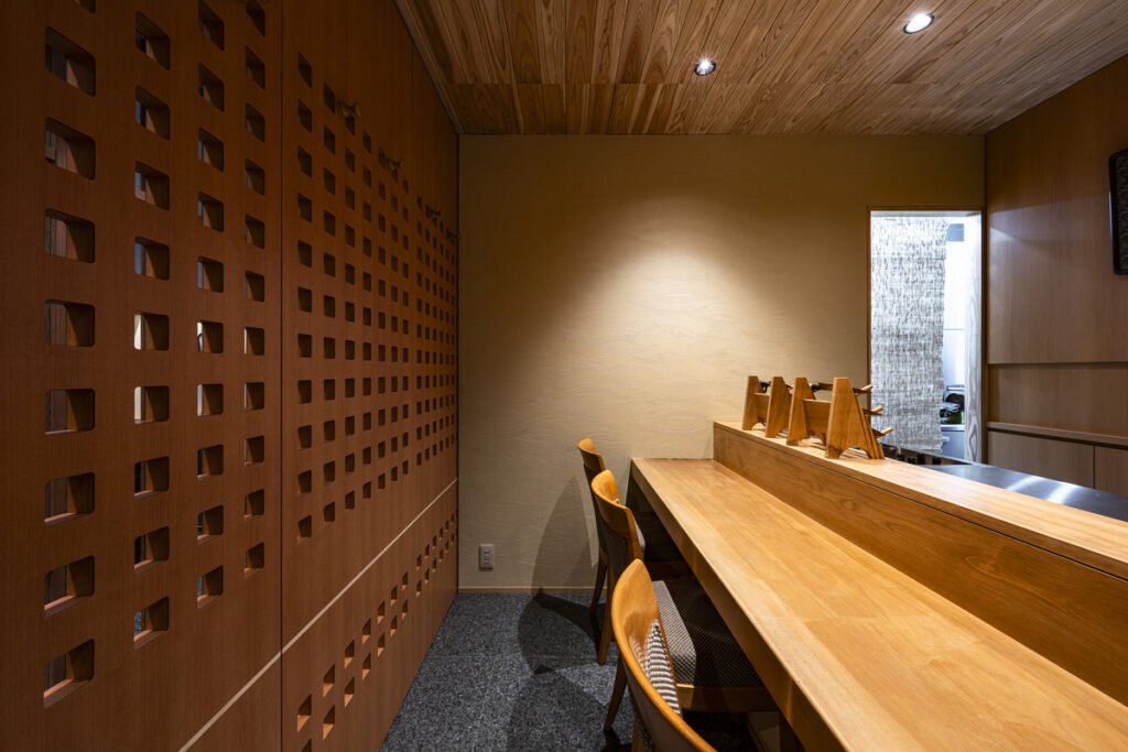 会席料理店「万惣」様　移転リニューアル工事